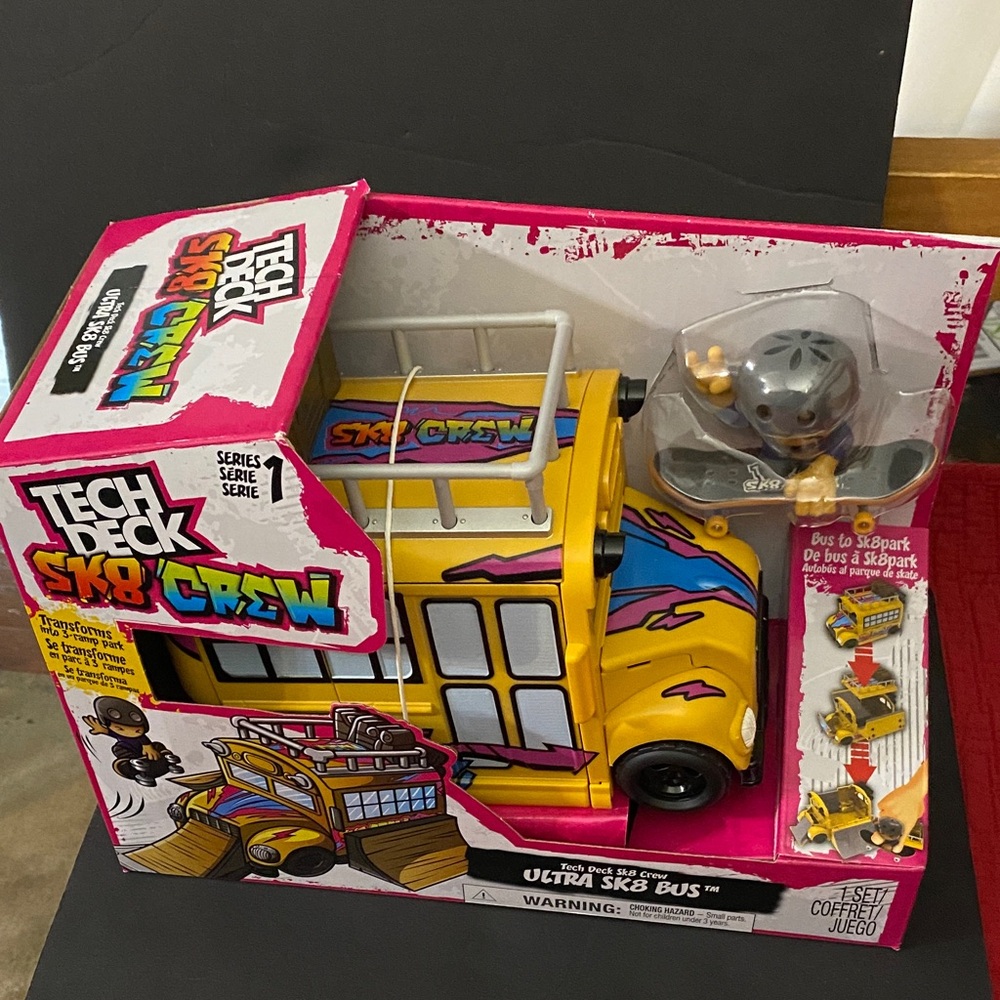 Tech Deck SK8 Crew Ultra SK8 Yellow Bus with Skateboarder 1 Set NWIB